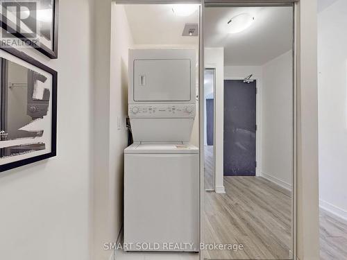 214 - 1 Neighbourhood Lane, Toronto (Stonegate-Queensway), ON - Indoor Photo Showing Laundry Room