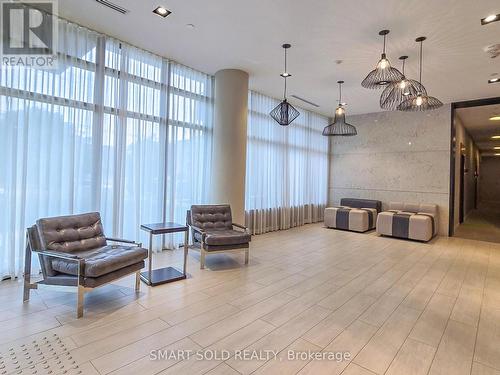 214 - 1 Neighbourhood Lane, Toronto (Stonegate-Queensway), ON - Indoor