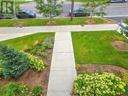 214 - 1 Neighbourhood Lane, Toronto (Stonegate-Queensway), ON - Outdoor