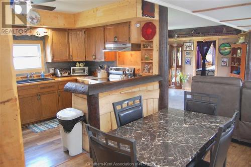 9480 Longwoods Road Unit# 31, Chatham, ON - Indoor Photo Showing Kitchen With Double Sink