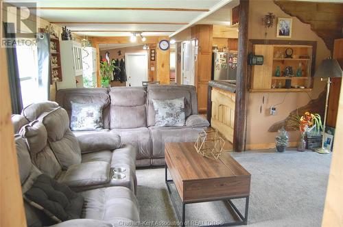 9480 Longwoods Road Unit# 31, Chatham, ON - Indoor Photo Showing Living Room