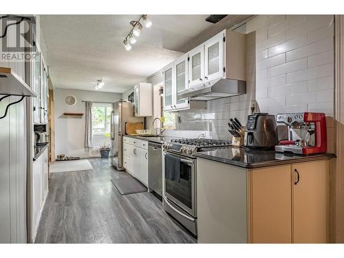 5709 Vla Rd, Chase, BC - Indoor Photo Showing Kitchen