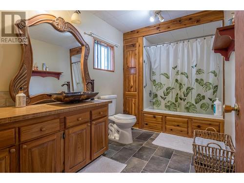 5709 Vla Rd, Chase, BC - Indoor Photo Showing Bathroom