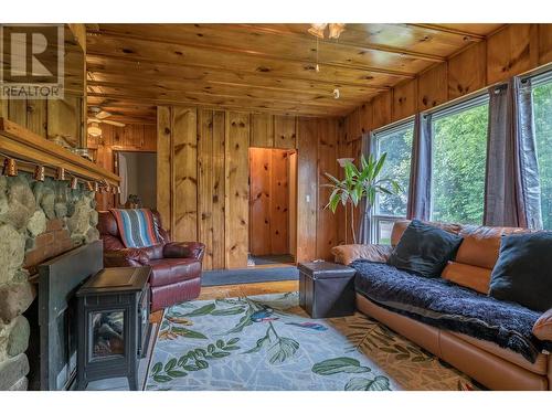 5709 Vla Rd, Chase, BC - Indoor Photo Showing Living Room With Fireplace