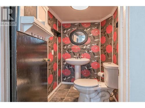 5709 Vla Rd, Chase, BC - Indoor Photo Showing Bathroom