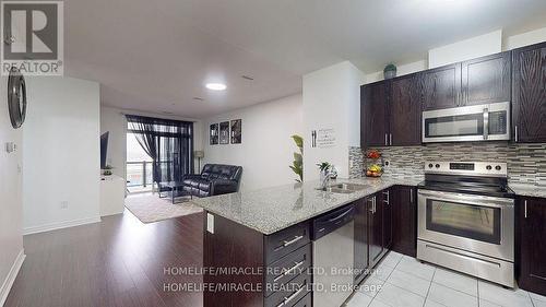 403 - 7325 Markham Road, Markham, ON - Indoor Photo Showing Kitchen With Double Sink