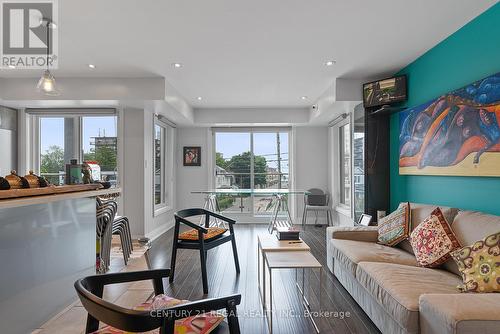 2504 Lakeshore Boulevard W, Toronto (Mimico), ON - Indoor Photo Showing Living Room