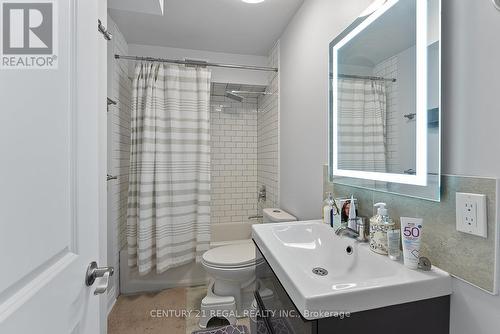 2504 Lakeshore Boulevard W, Toronto (Mimico), ON - Indoor Photo Showing Bathroom