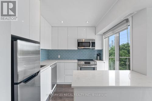 2504 Lakeshore Boulevard W, Toronto (Mimico), ON - Indoor Photo Showing Kitchen With Upgraded Kitchen