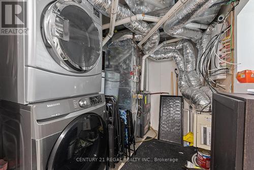 2504 Lakeshore Boulevard W, Toronto (Mimico), ON - Indoor Photo Showing Laundry Room