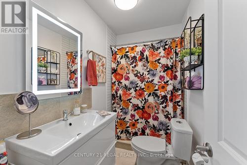 2504 Lakeshore Boulevard W, Toronto (Mimico), ON - Indoor Photo Showing Bathroom