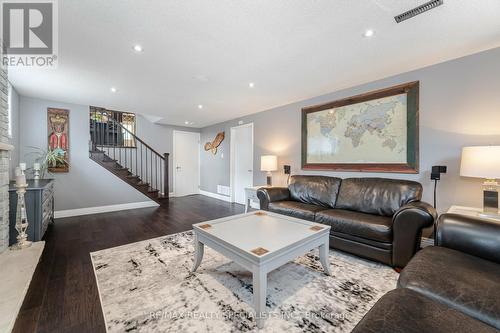 808 Coulson Avenue, Milton (Timberlea), ON - Indoor Photo Showing Living Room