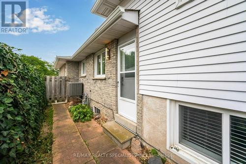 808 Coulson Avenue, Milton (Timberlea), ON - Outdoor