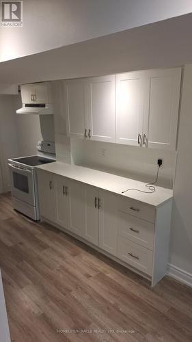 13 Ledgerock Road, Brampton, ON - Indoor Photo Showing Kitchen