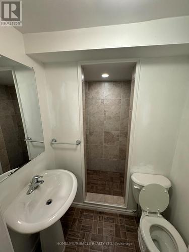 13 Ledgerock Road, Brampton, ON - Indoor Photo Showing Bathroom