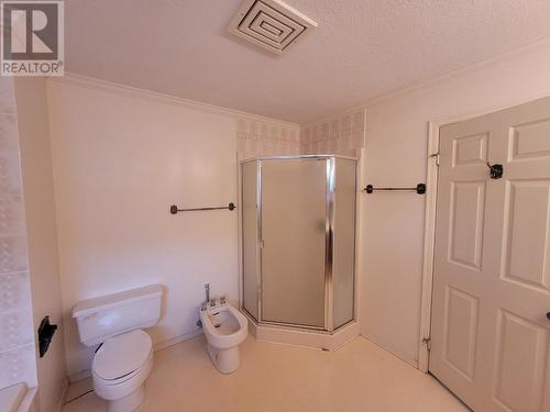 2961 Bank Road, Kamloops, BC - Indoor Photo Showing Bathroom