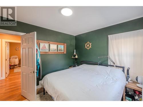 6443 Badger Street, Oliver, BC - Indoor Photo Showing Bedroom