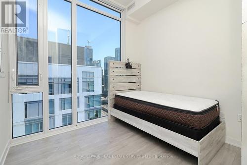 1901W - 27 Bathurst Street, Toronto, ON - Indoor Photo Showing Bedroom