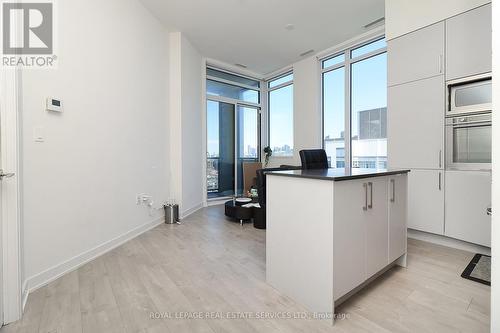 1901W - 27 Bathurst Street, Toronto, ON - Indoor Photo Showing Other Room