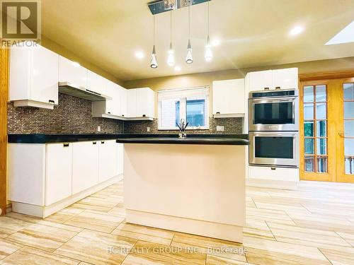 23 East Drive, Markham (Unionville), ON - Indoor Photo Showing Kitchen