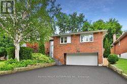 3469 CREDIT HEIGHTS DRIVE  Mississauga, ON L5C 2M2