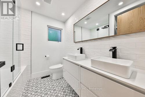 3469 Credit Heights Drive, Mississauga (Erindale), ON - Indoor Photo Showing Bathroom