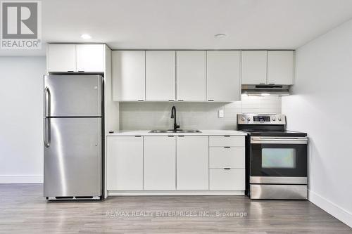 3469 Credit Heights Drive, Mississauga, ON - Indoor Photo Showing Kitchen