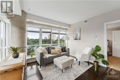 90 Landry Street Unit#909, Ottawa, ON - Indoor Photo Showing Living Room