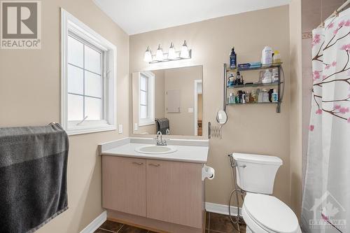 114 Longshire Circle, Ottawa, ON - Indoor Photo Showing Bathroom