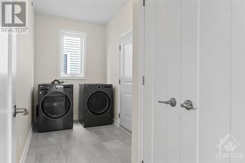 Laundry Room/ Mud Room lead to indoor garage access - 129 Seabert Drive, Arnprior, ON - Indoor Photo Showing Laundry Room