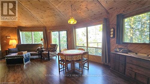 8 Carter Road, Northern Bruce Peninsula, ON - Indoor Photo Showing Dining Room