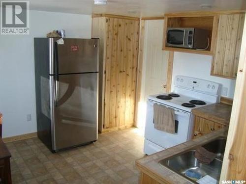 48 Main Street, Manor, SK - Indoor Photo Showing Kitchen