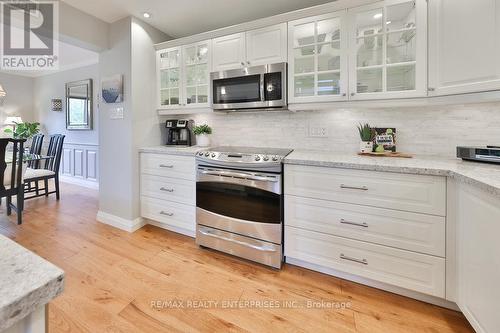 3527 Ash Row Crescent, Mississauga (Erin Mills), ON - Indoor Photo Showing Kitchen With Upgraded Kitchen