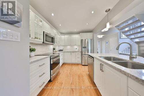 3527 Ash Row Crescent, Mississauga (Erin Mills), ON - Indoor Photo Showing Kitchen With Double Sink With Upgraded Kitchen