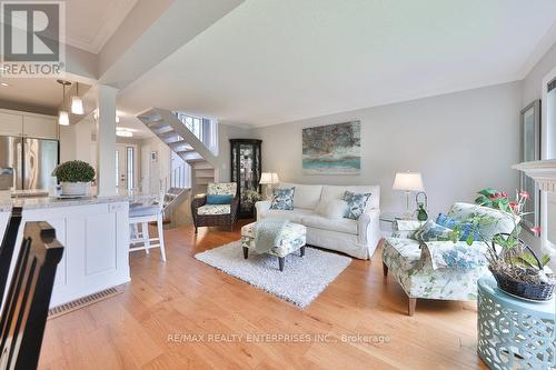 3527 Ash Row Crescent, Mississauga (Erin Mills), ON - Indoor Photo Showing Living Room