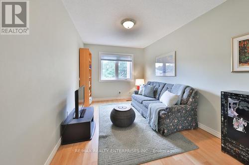 3527 Ash Row Crescent, Mississauga (Erin Mills), ON - Indoor Photo Showing Living Room