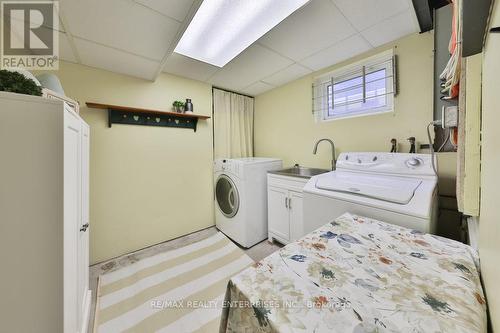 3527 Ash Row Crescent, Mississauga (Erin Mills), ON - Indoor Photo Showing Laundry Room