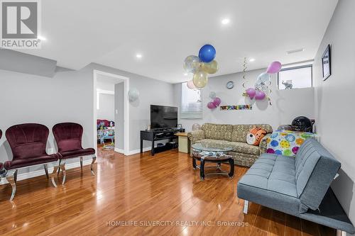 31 Hansford Drive, Brantford, ON - Indoor Photo Showing Living Room