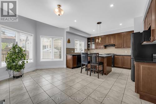 31 Hansford Drive, Brantford, ON - Indoor Photo Showing Kitchen