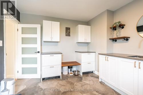 973 Alberton Road S, Hamilton (Ancaster), ON - Indoor Photo Showing Kitchen