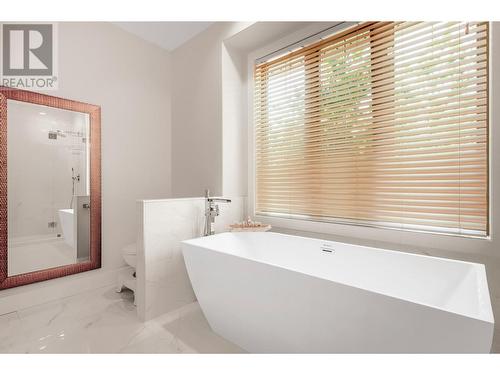 2521 Quail Place, Kelowna, BC - Indoor Photo Showing Bathroom