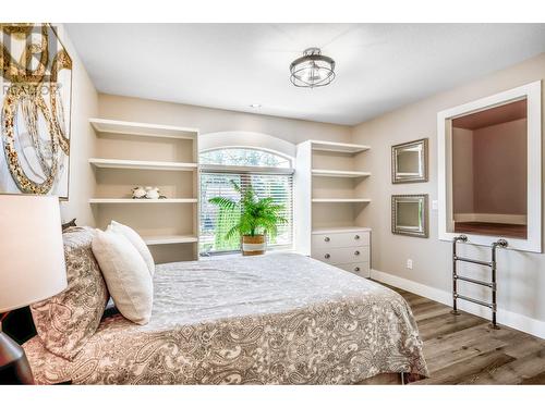 2521 Quail Place, Kelowna, BC - Indoor Photo Showing Bedroom