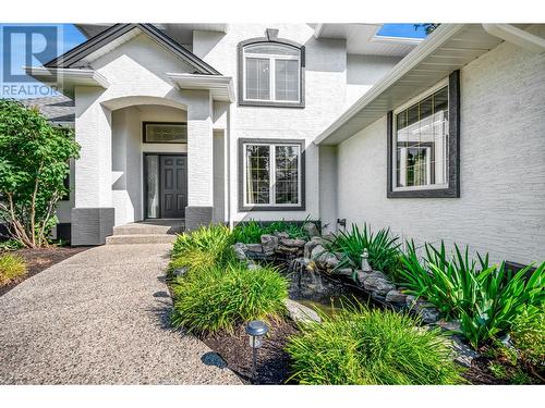 2521 Quail Place, Kelowna, BC - Outdoor With Facade