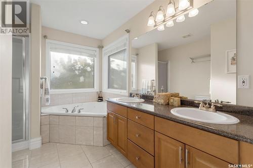 214 Bellmont Terrace, Saskatoon, SK - Indoor Photo Showing Bathroom