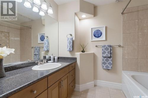 214 Bellmont Terrace, Saskatoon, SK - Indoor Photo Showing Bathroom