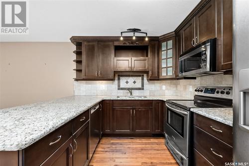 110 851 Chester Road, Moose Jaw, SK - Indoor Photo Showing Kitchen With Upgraded Kitchen