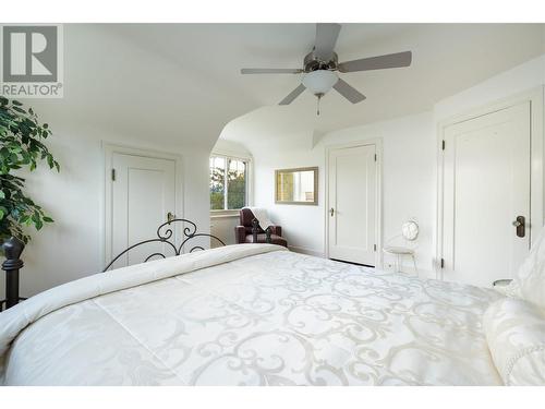 2300 23 Avenue, Vernon, BC - Indoor Photo Showing Bedroom