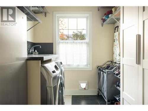 2300 23 Avenue, Vernon, BC - Indoor Photo Showing Laundry Room