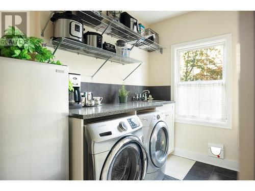 2300 23 Avenue, Vernon, BC - Indoor Photo Showing Laundry Room