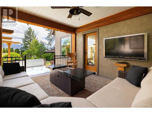 2300 23 Avenue, Vernon, BC -  Photo Showing Living Room